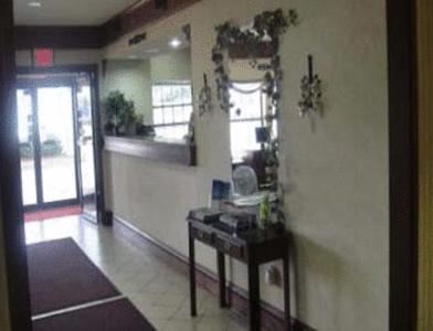 Super 8 By Wyndham Hotel