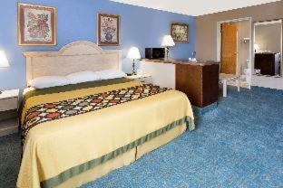 Super 8 By Wyndham Hotel Freeport