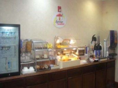 Super 8 By Wyndham Hotel 2*